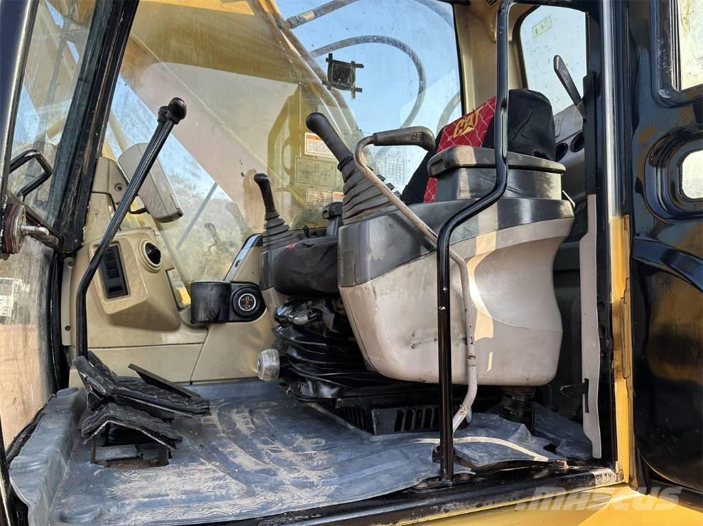 CAT 325 C Kāpurķēžu ekskavatori