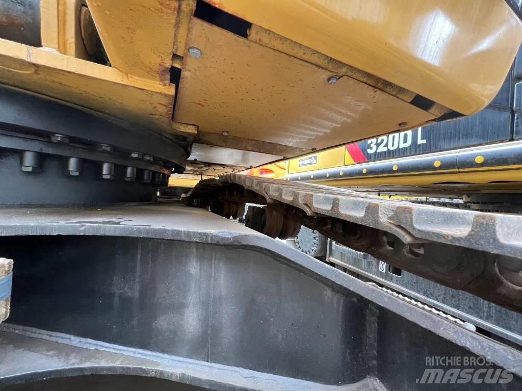 CAT 325 C Kāpurķēžu ekskavatori