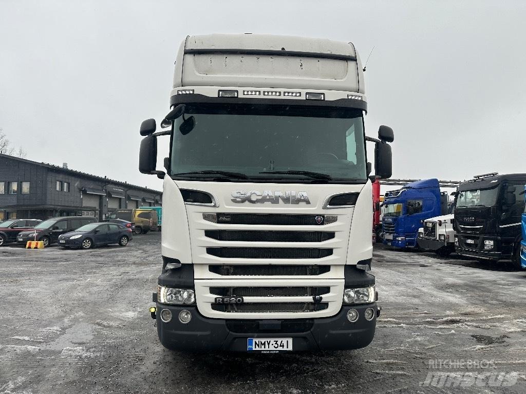 Scania R520 6x2*4 Treileri ar āķi