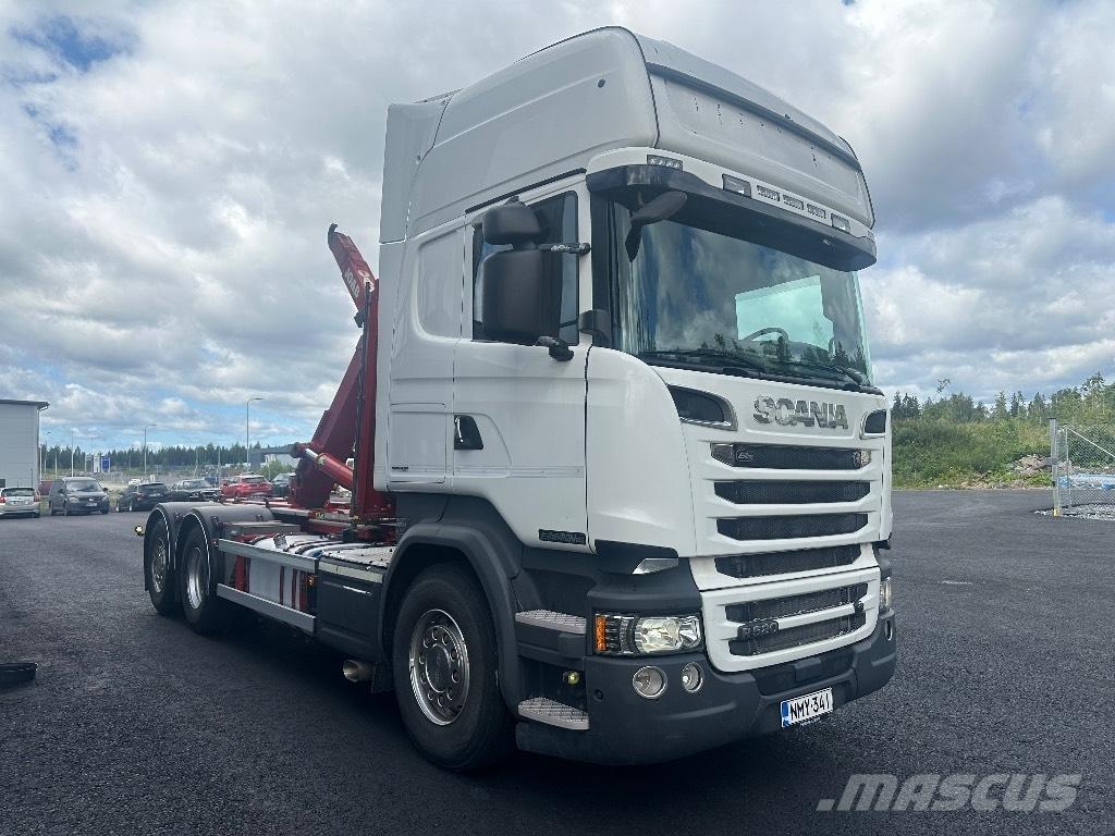 Scania R520 6x2*4 Treileri ar āķi