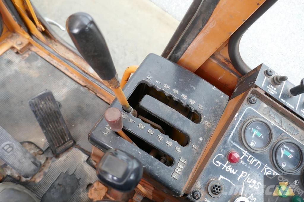 Mitsubishi MG300 Greideri