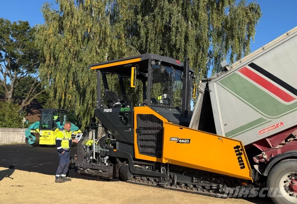 ABG 6820 Asfalta klājēji