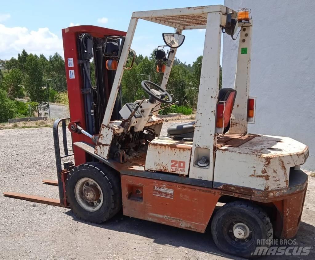 Nissan EH02A20U Tehnika ar dīzeļa dzinēju