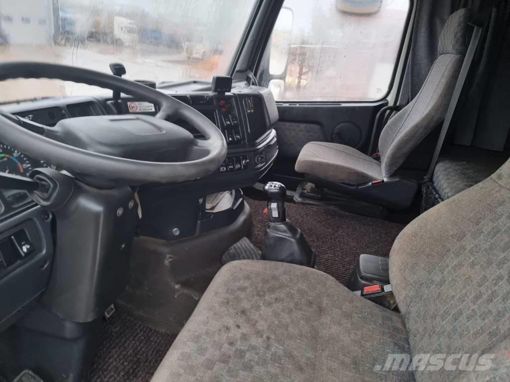 Volvo FH 12 Treileri ar āķi