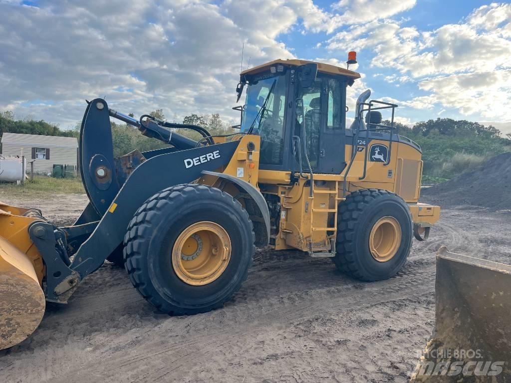 DEERE 724P Iekrāvēji uz riteņiem