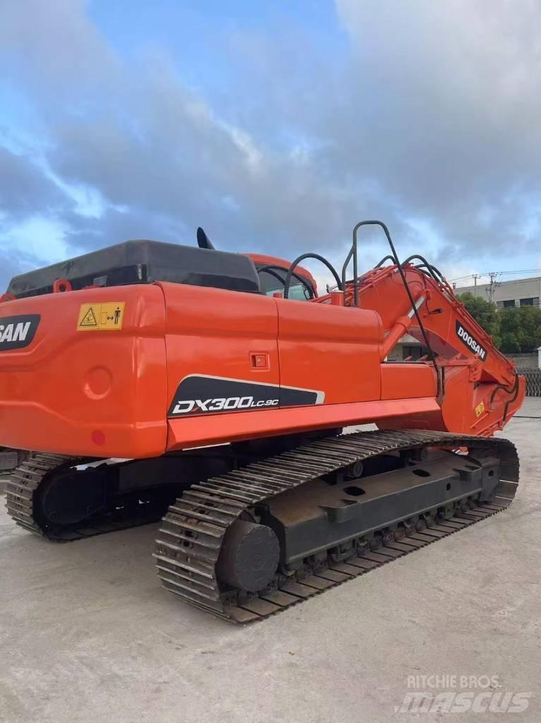 Doosan DX300LC-9C Kāpurķēžu ekskavatori
