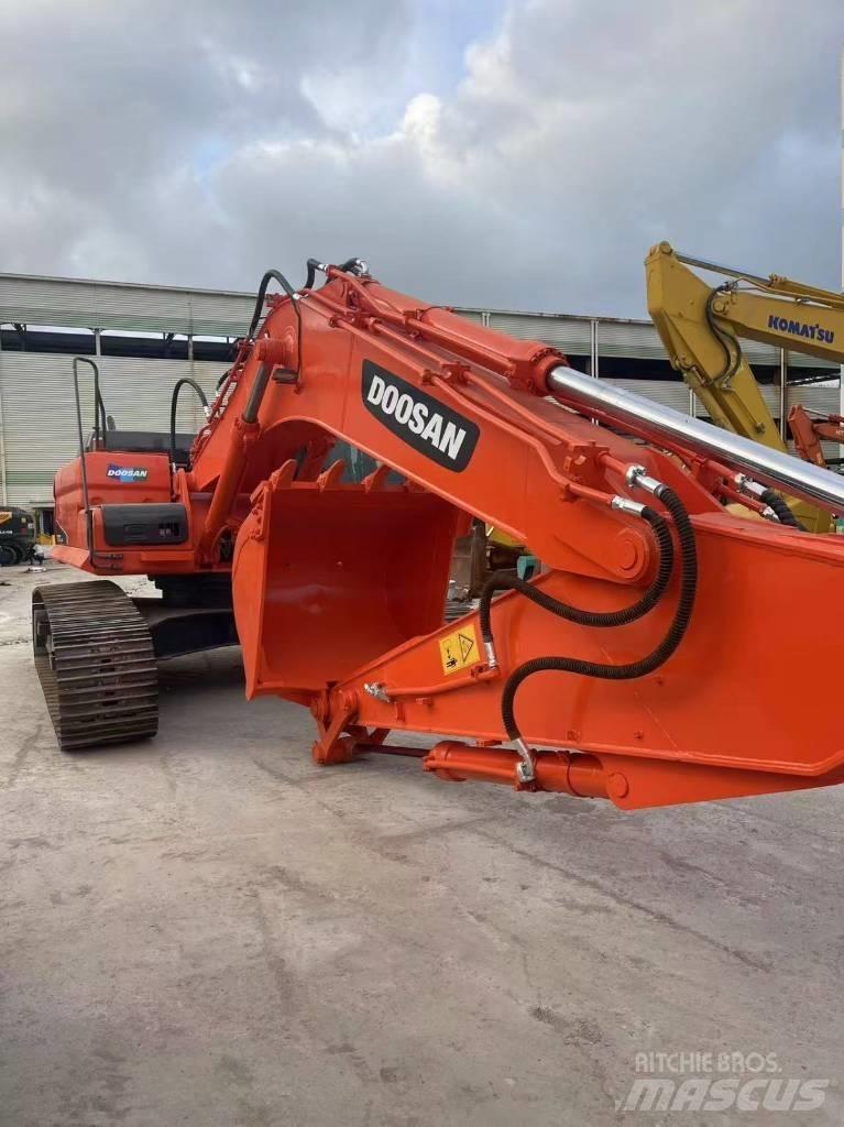 Doosan DX300LC-9C Kāpurķēžu ekskavatori