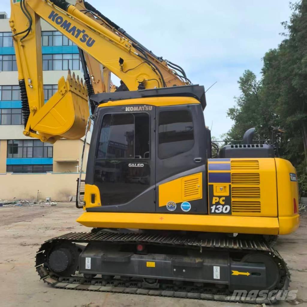 Komatsu PC 130 Amfībijas tipa ekskavatori