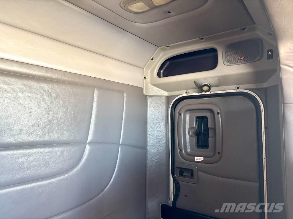 Peterbilt 367 Vilcēji