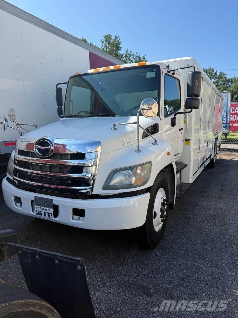 Hino 338 Dzērienu piegāds kravas mašīnas