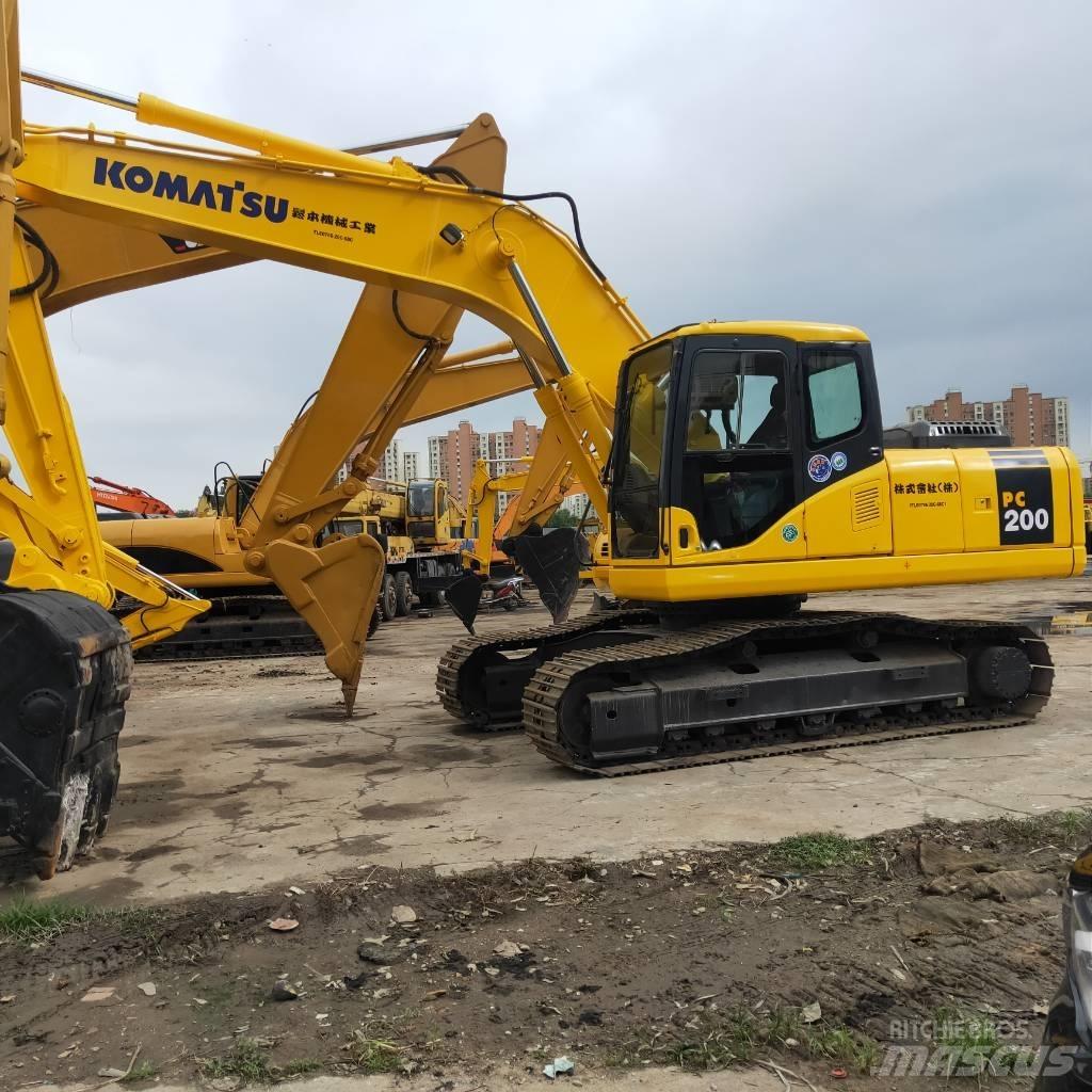 Komatsu PC200-7 Kāpurķēžu ekskavatori