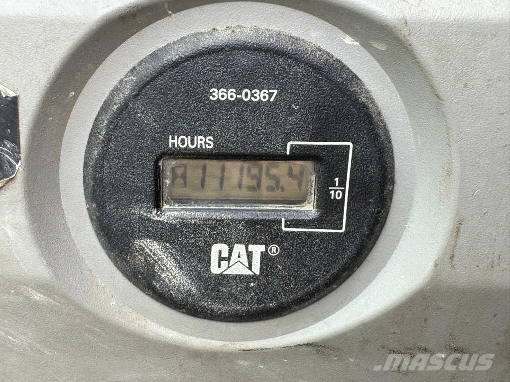 CAT 323E Kāpurķēžu ekskavatori