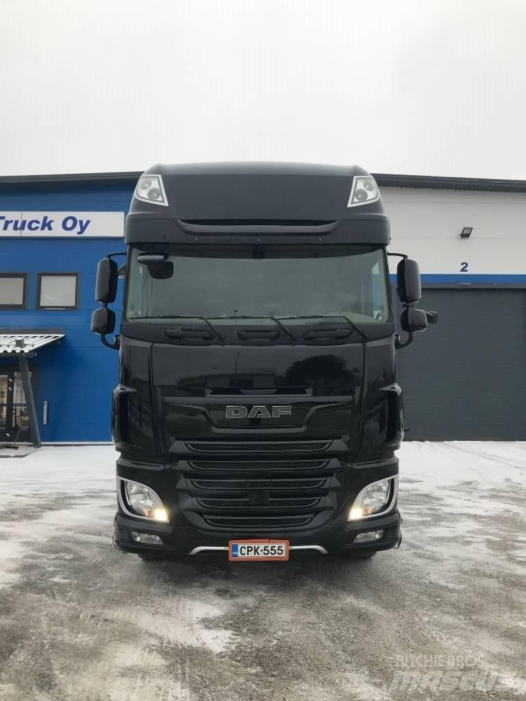 DAF XF530 FAS Treileri ar āķi