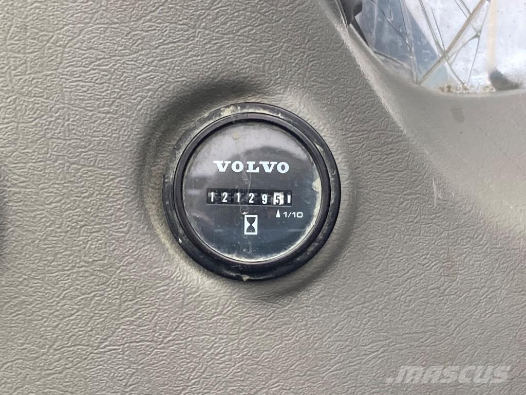 Volvo EC 300 D Kāpurķēžu ekskavatori