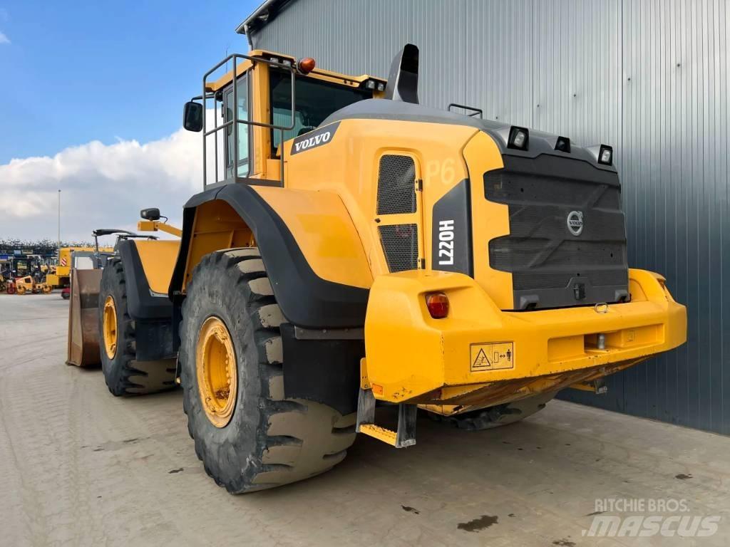Volvo L220H Iekrāvēji uz riteņiem