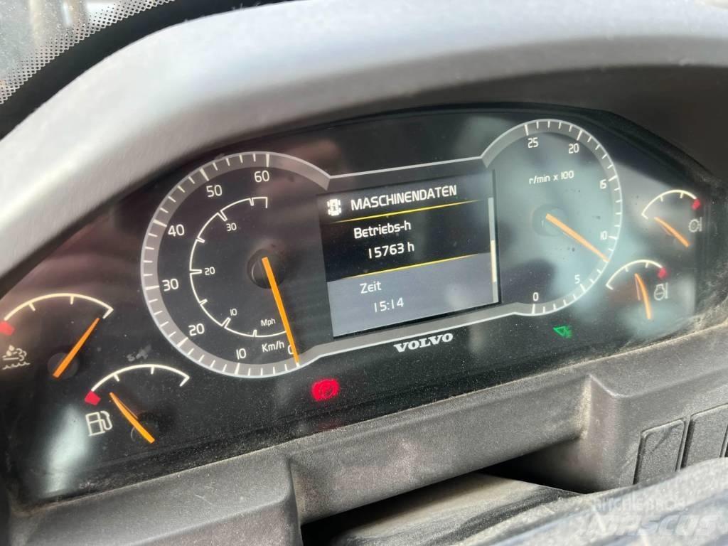 Volvo L220H Iekrāvēji uz riteņiem