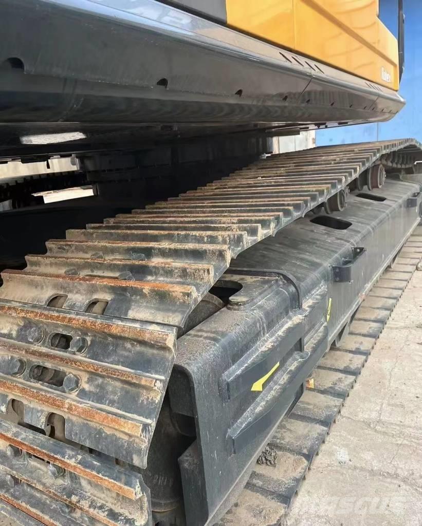 Hyundai 305LC Kāpurķēžu ekskavatori