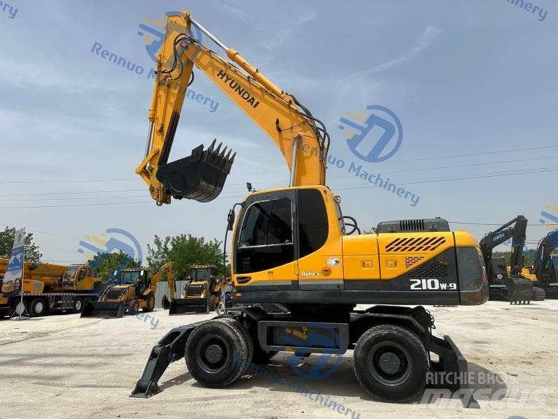 Hyundai R210W-9 Ekskavatori uz riteņiem