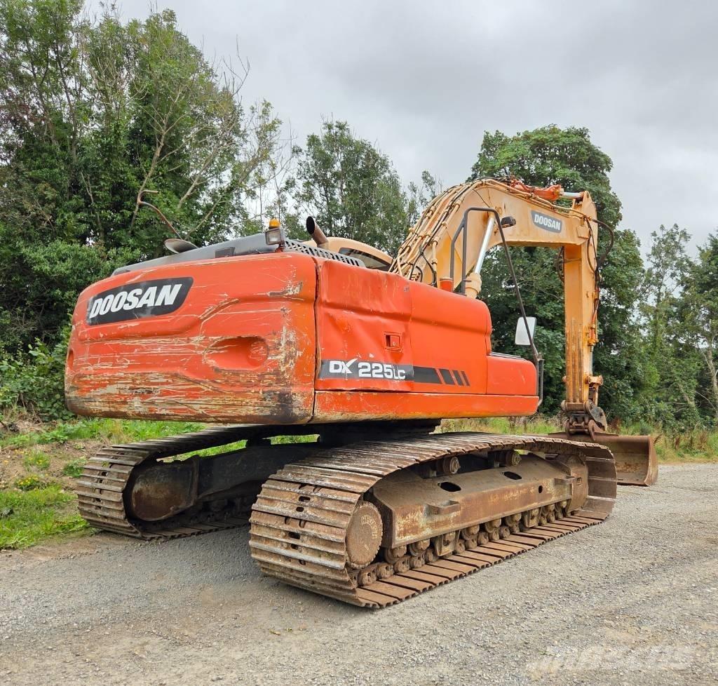 Doosan DX 225 LC Kāpurķēžu ekskavatori
