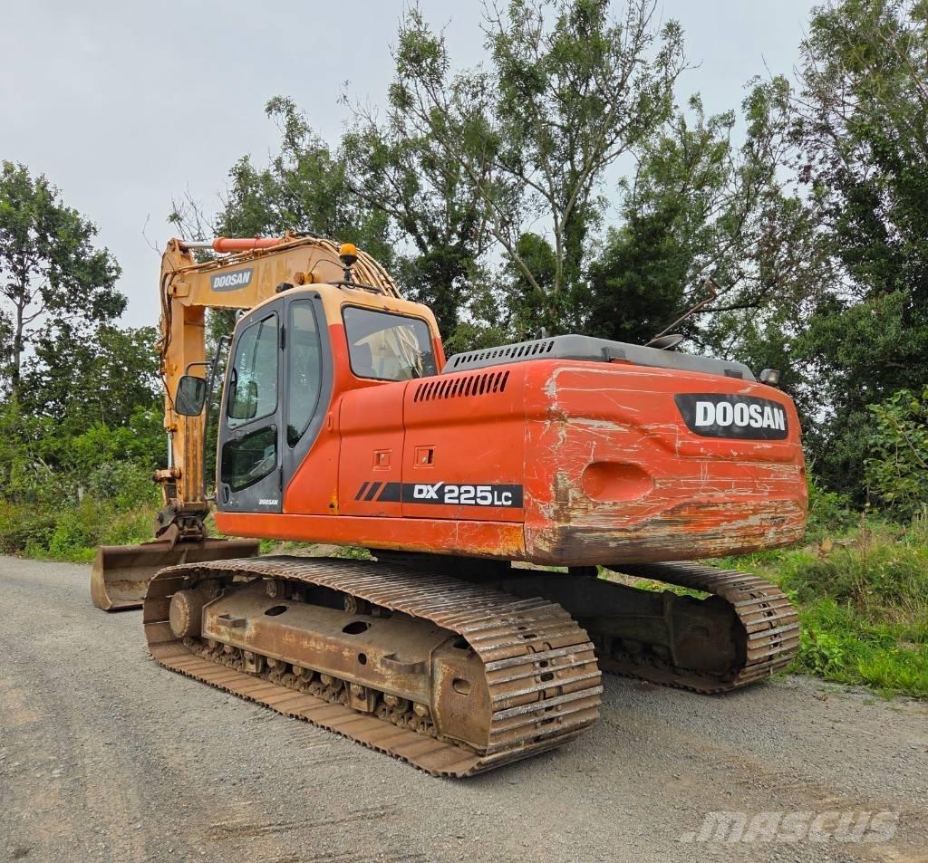 Doosan DX 225 LC Kāpurķēžu ekskavatori