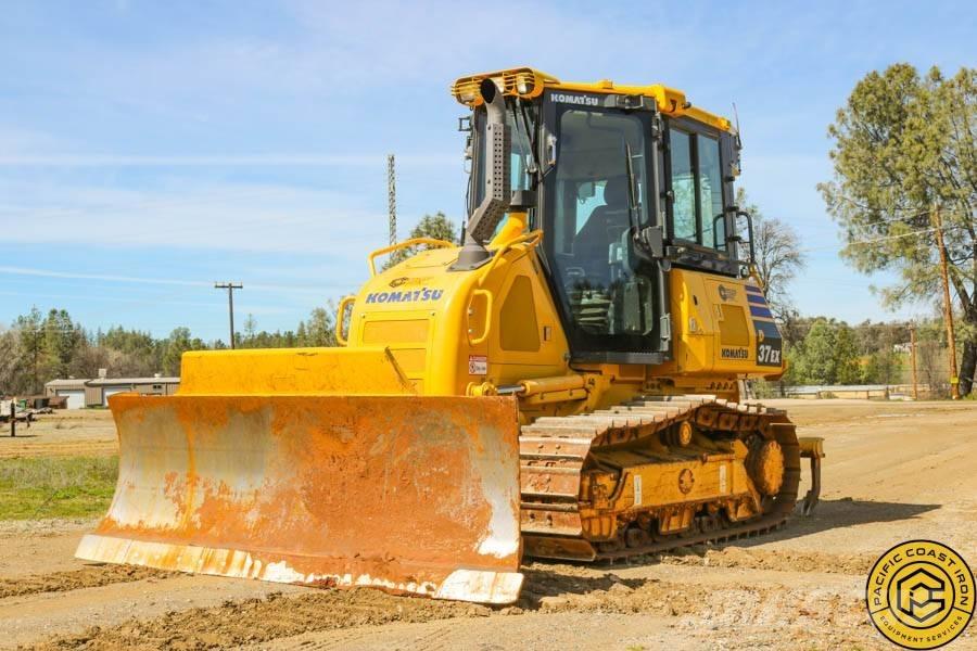 Komatsu D 37 EX Kāpurķēžu buldozeri