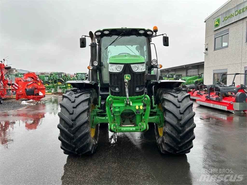 John Deere 6210R Traktori