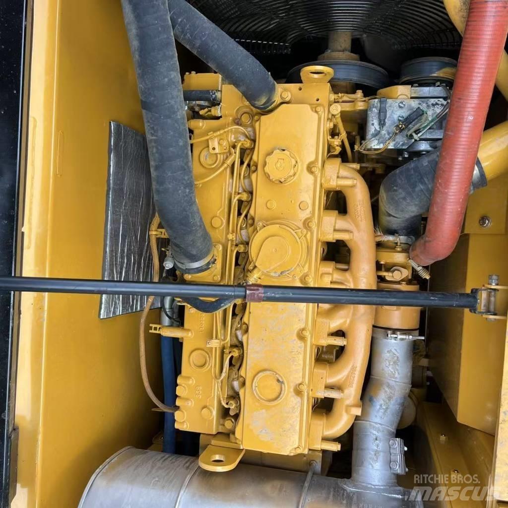 CAT 320 D2 Kāpurķēžu ekskavatori