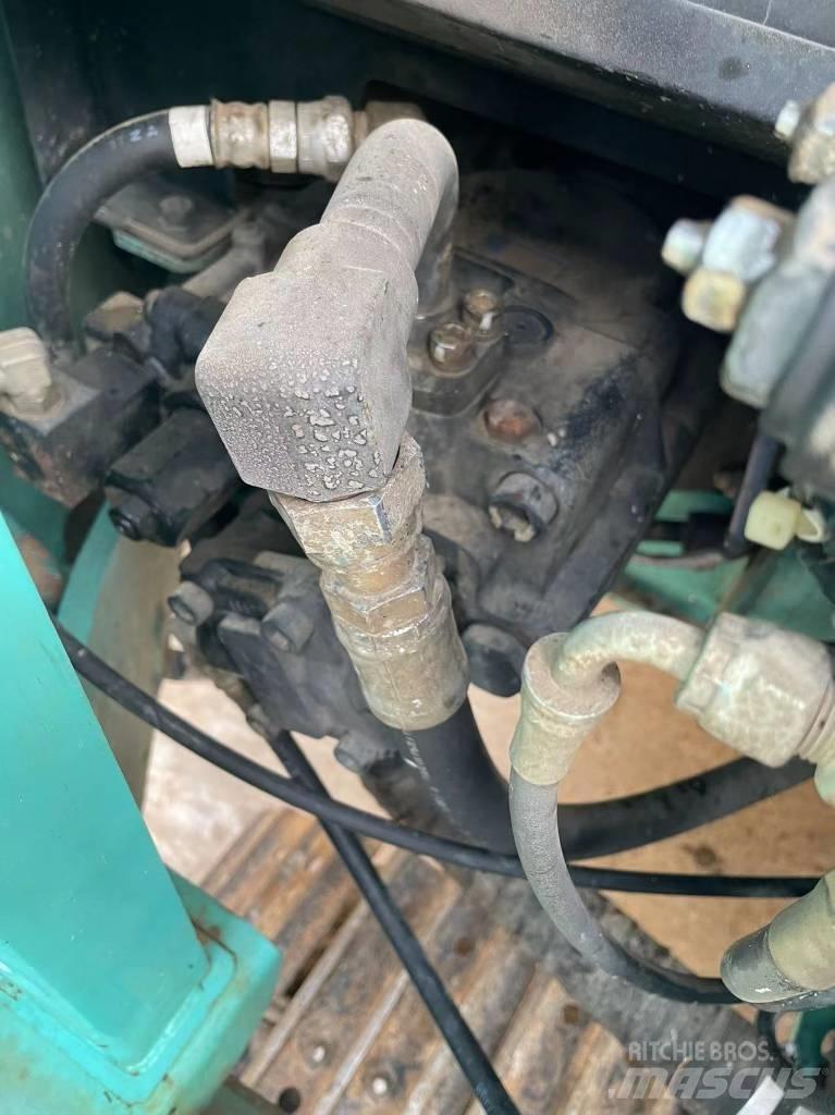 Kobelco SK 75 Kāpurķēžu ekskavatori