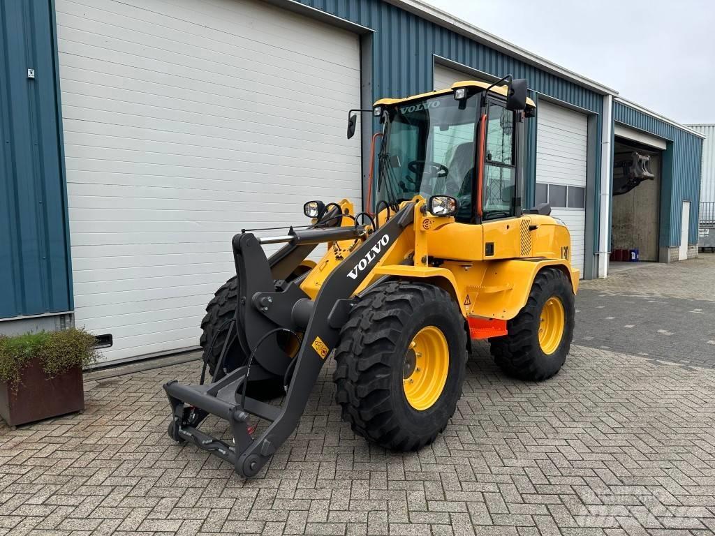 Volvo L30HS Iekrāvēji uz riteņiem