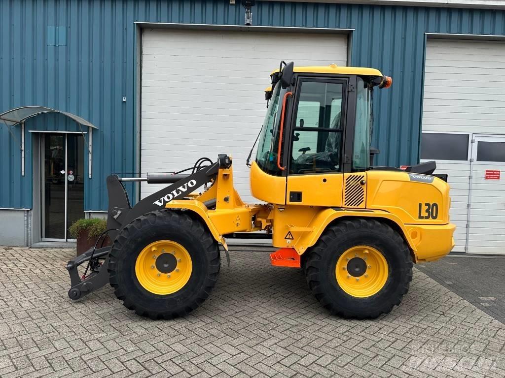 Volvo L30HS Iekrāvēji uz riteņiem