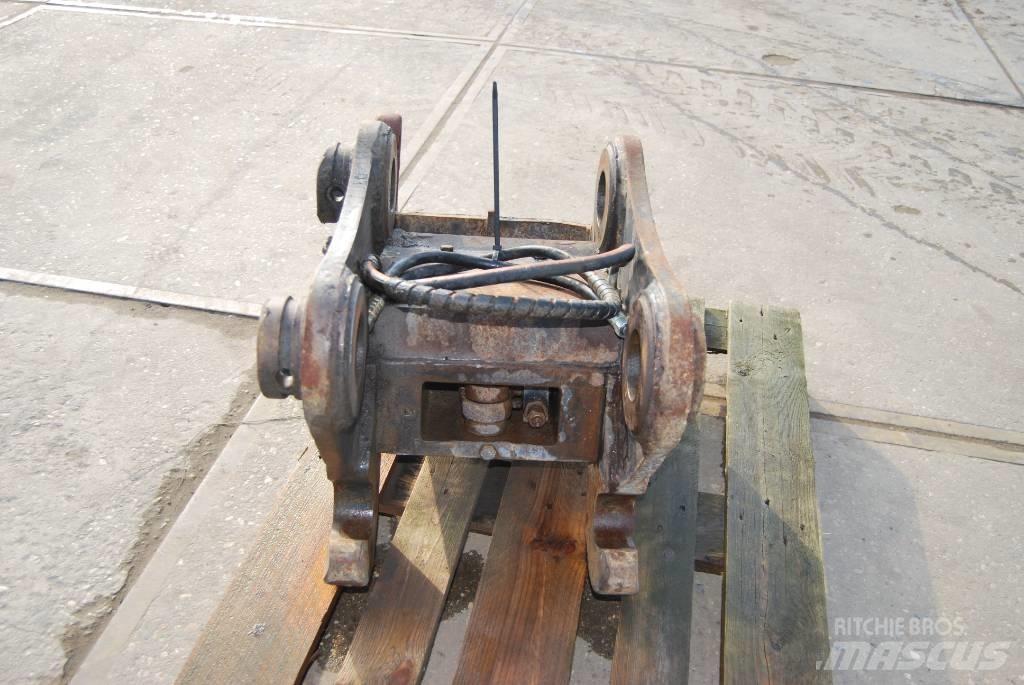  Quickcoupler Ātrie savienotāji