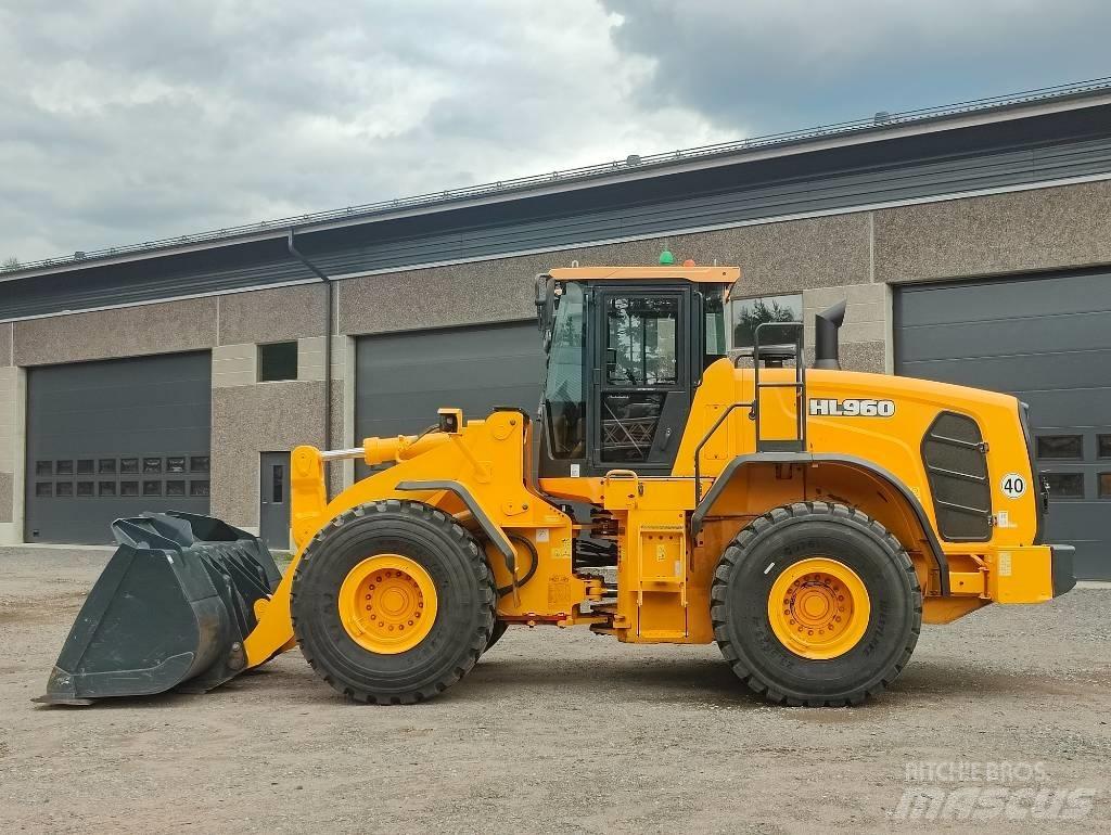 Hyundai HL 960 Iekrāvēji uz riteņiem