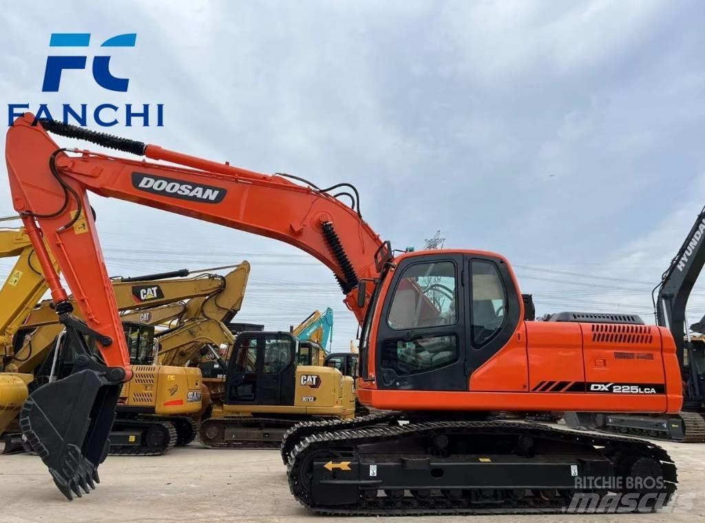 Doosan DX 225 LCA Kāpurķēžu ekskavatori