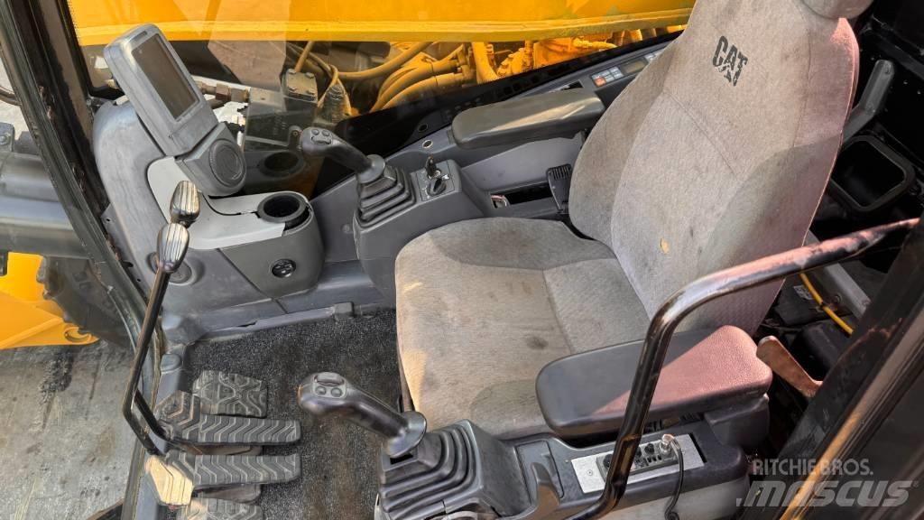 CAT 385CL Longreach Ekskavatori tālās sniedzamības darbiem
