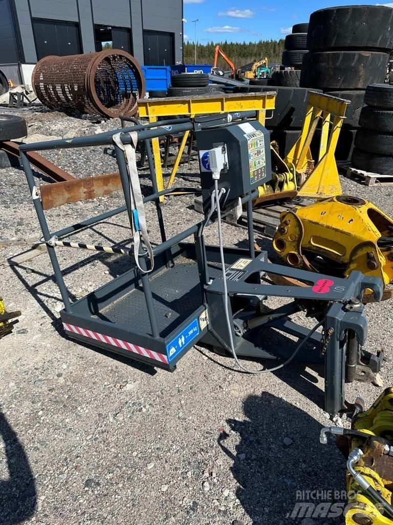 Merlo TF 38 Teleskopiskie manipulatori