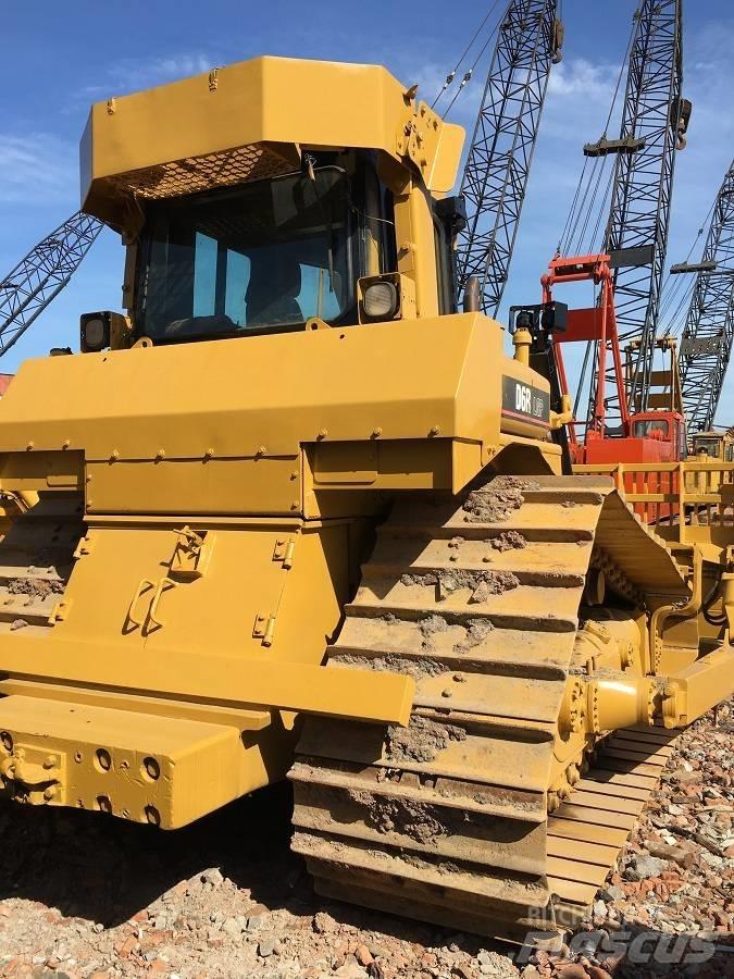 CAT D6R Kāpurķēžu buldozeri