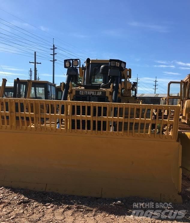 CAT D6R Kāpurķēžu buldozeri