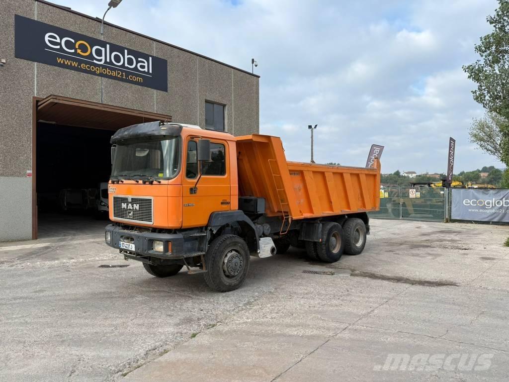 MAN 33.403 Pašizgāzējs
