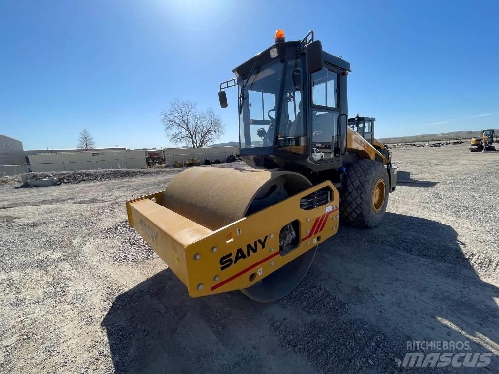 Sany SSR 120C 8 Lietoti riteņu kompaktiekrāvēji