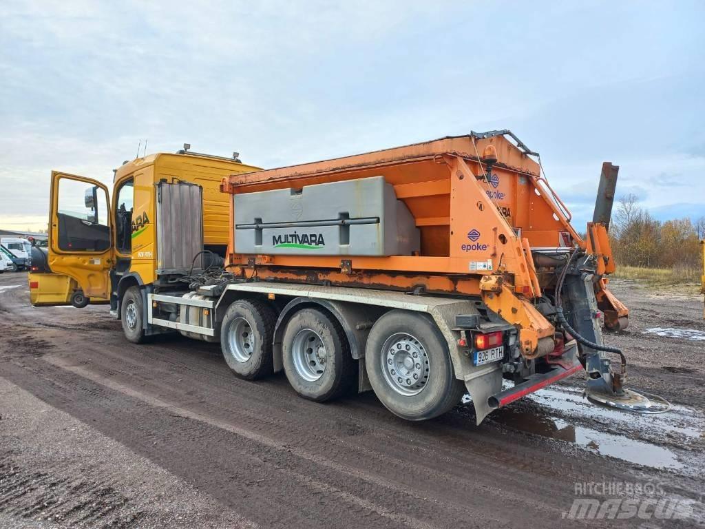 Volvo FH540 Treileri ar āķi