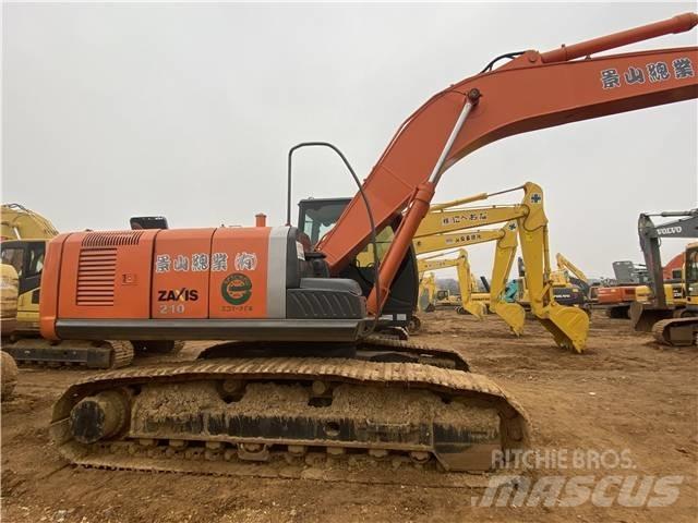 Hitachi ZX210-3 Kāpurķēžu ekskavatori