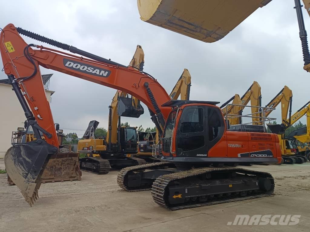 Doosan DX 300 LC Kāpurķēžu ekskavatori