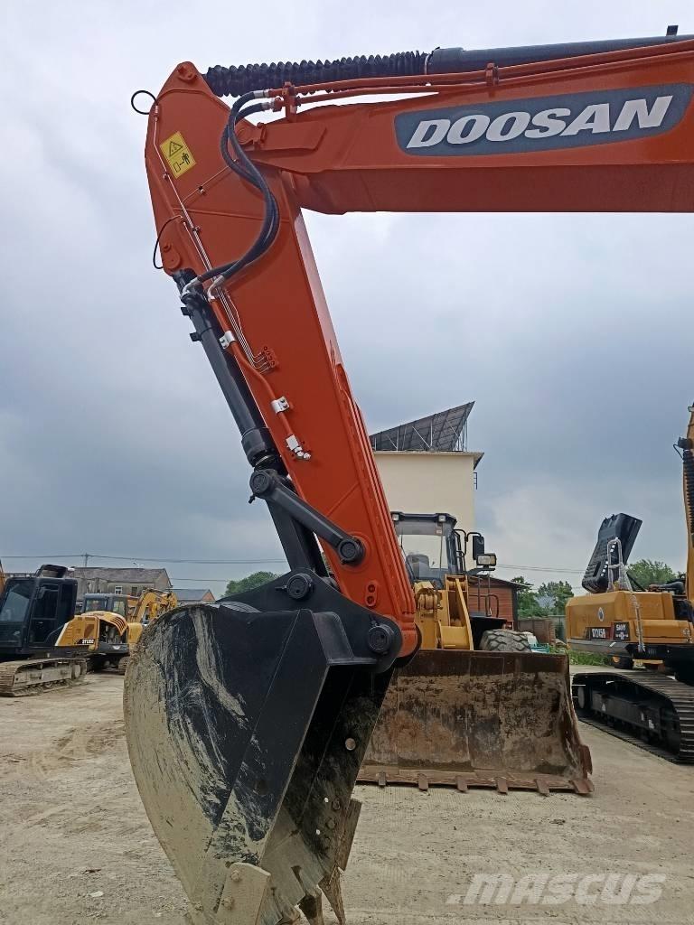 Doosan DX 300 LC Kāpurķēžu ekskavatori