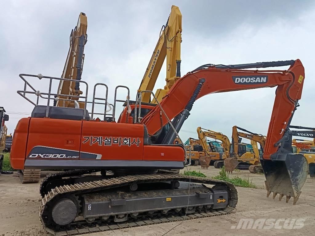 Doosan DX 300 LC Kāpurķēžu ekskavatori