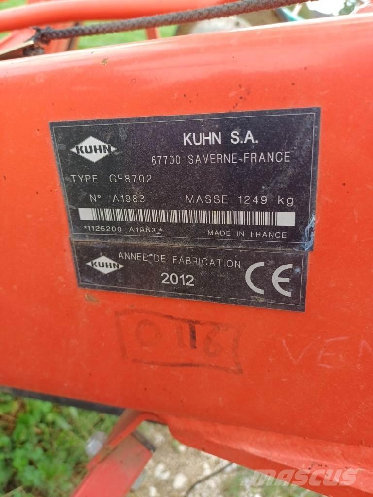 Kuhn GF 8702 Grābekļi un siena ārdītāji
