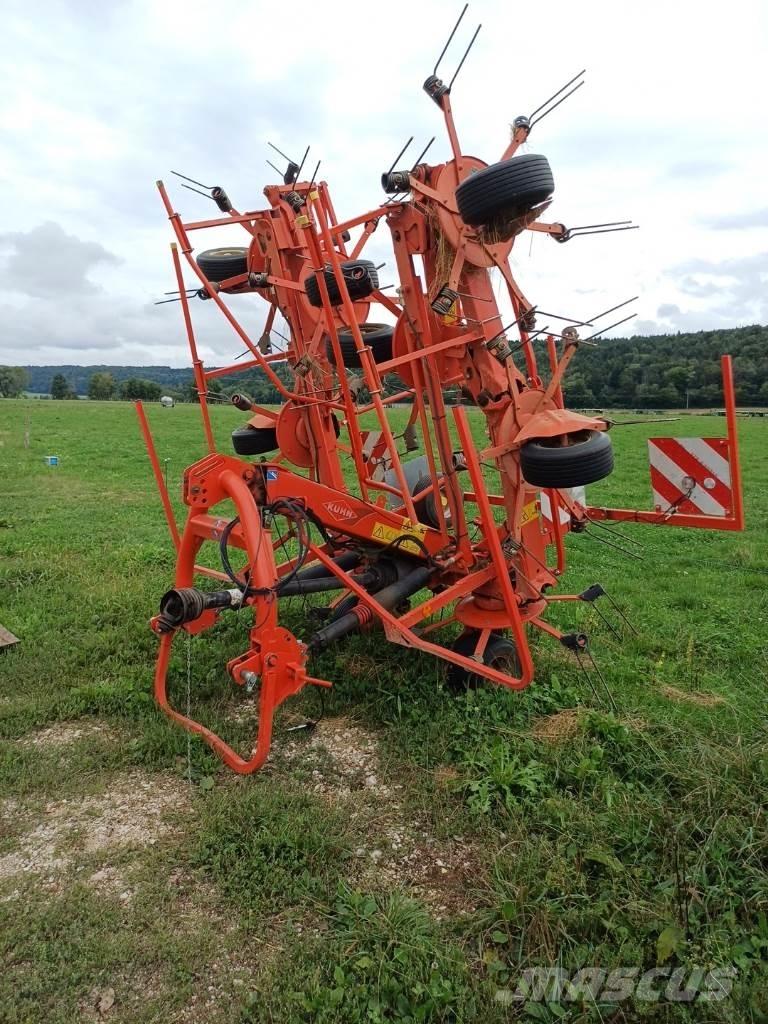 Kuhn GF 8702 Grābekļi un siena ārdītāji