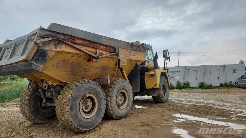 Komatsu HM300-2 Artikulētie pašizgāzēji