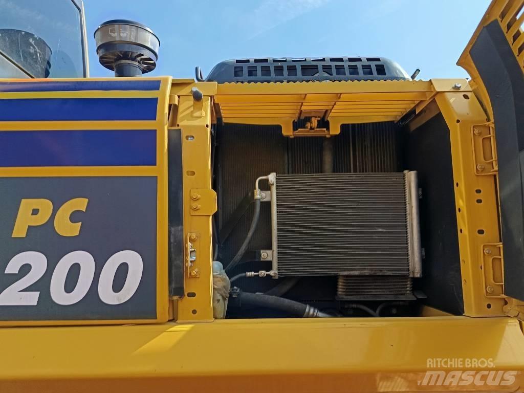 Komatsu PC200 Vidēja lieluma ekskavatori 7 t - 12 t