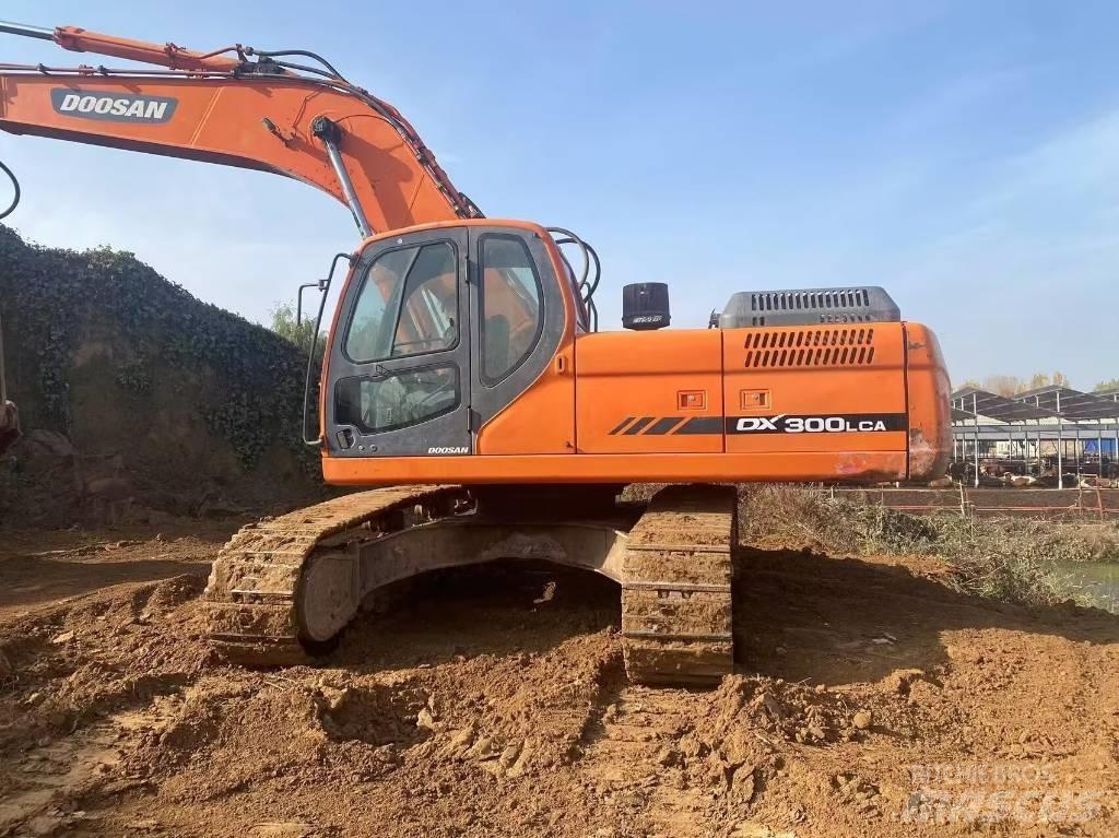 Doosan DX 300 LC Kāpurķēžu ekskavatori
