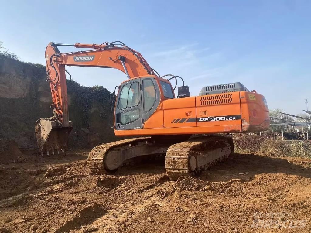 Doosan DX 300 LC Kāpurķēžu ekskavatori